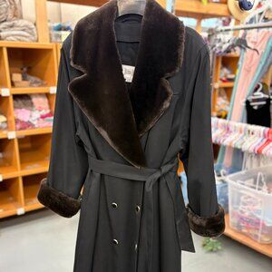 Neiman Marcus Women's Fur lined collar dress trench